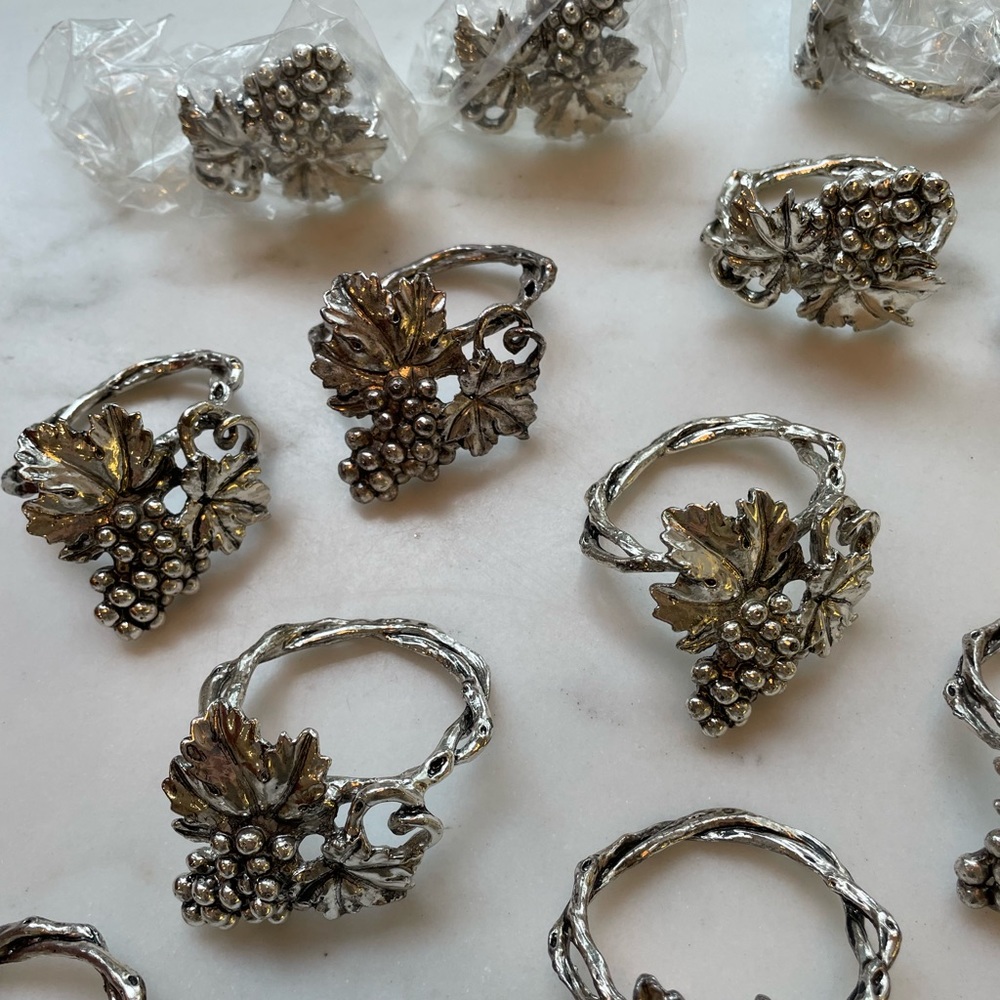 Arthur Court Grapes Aluminum Napkin Rings - Set of 12